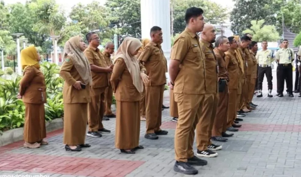 Disiplin Bukan Sekadar Kehadiran, Ini Pesan Ismelda Saat Apel Pagi