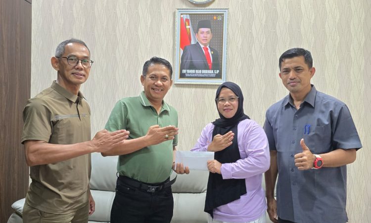 Evi Yandri Lepas Wasit INKADO Sumbar Ikuti Sertifikasi AKF di Bangladesh, Dukung Penuh Menuju Standar Internasional