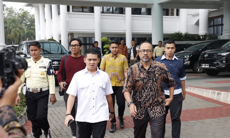 Aksi Damai di DPRD Sumbar, Buruh Desak Perlindungan dan Kepastian Kerja